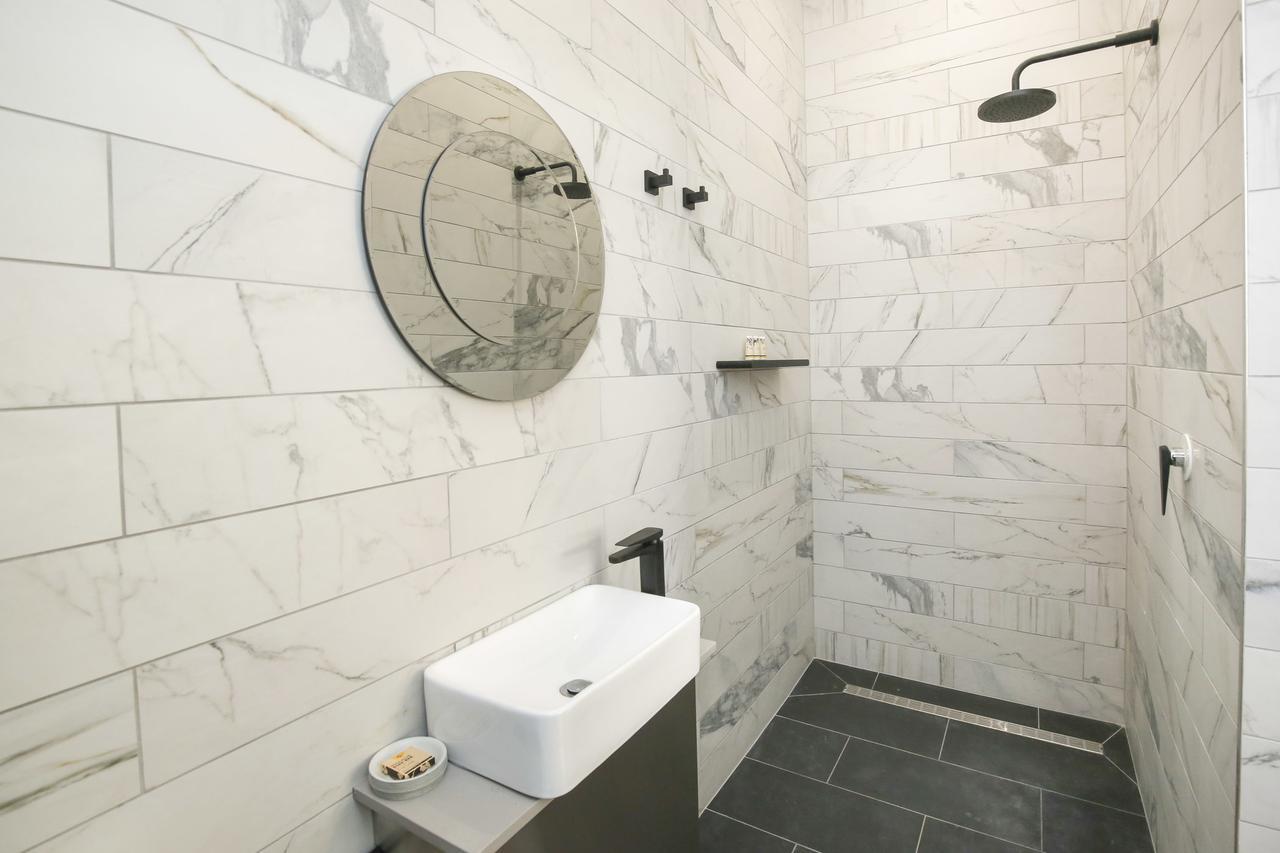 Indulge Apartments - The Urban Collection มิลดูรา ภายนอก รูปภาพ